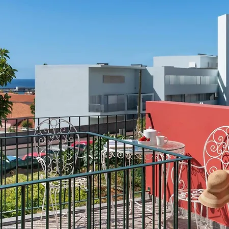 Casa Strelitzia By An Island * Funchal (Madeira)