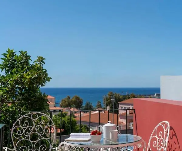 Casa Strelitzia By An Island * Funchal (Madeira)