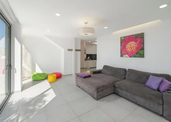 Casa Strelitzia By An Island