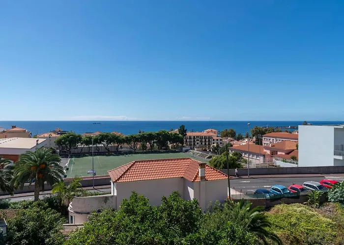 Casa Strelitzia By An Island * Funchal (Madeira)