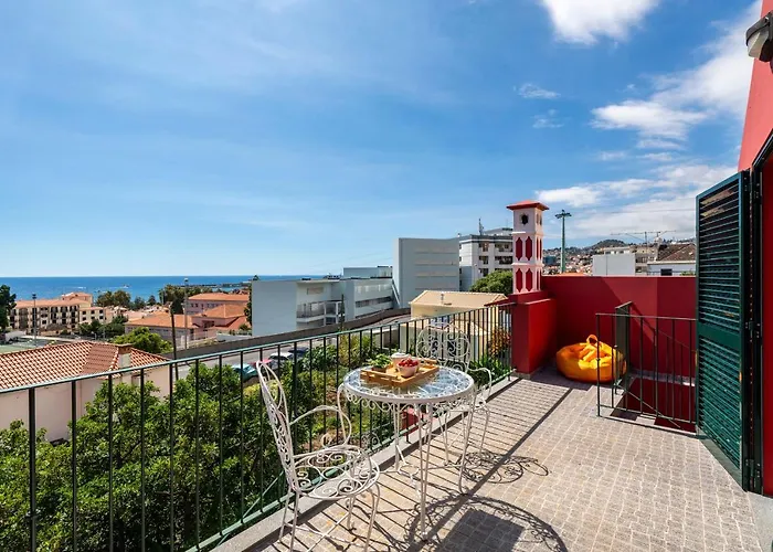 Casa Strelitzia By An Island Prázdninový dům Funchal (Madeira)