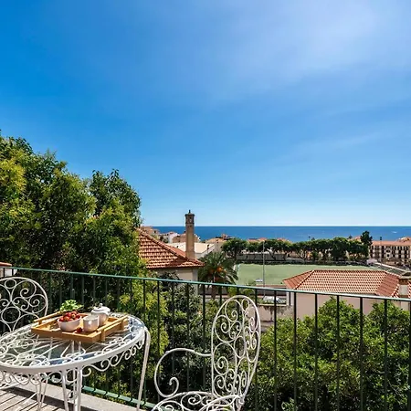 Casa Strelitzia By An Island